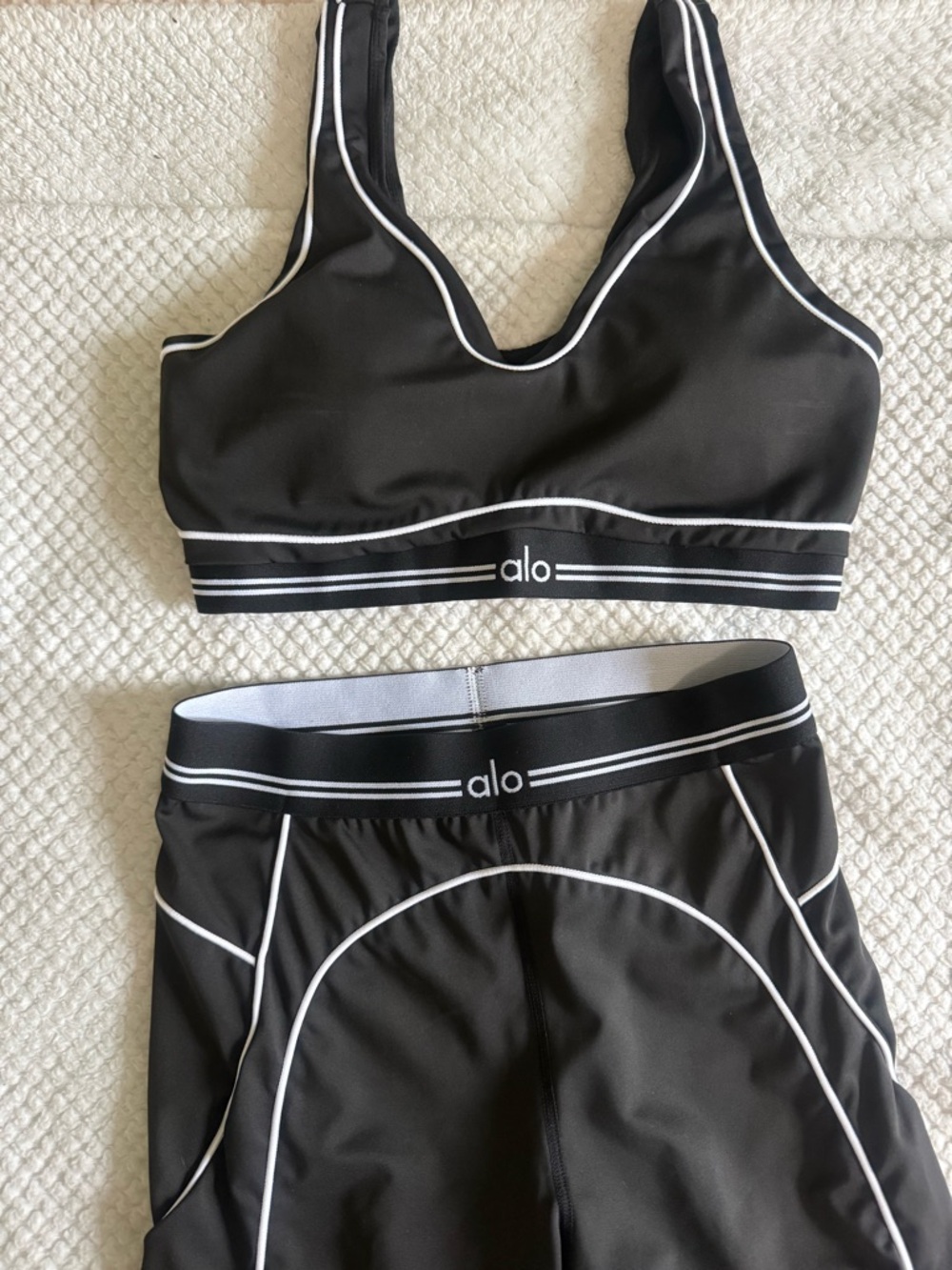 ALO Yoga Black and White Elastic Waistband Leggings